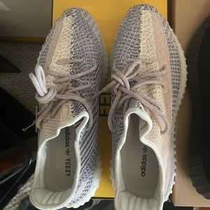 Adidas Yeezy’s 350 V2 -  Ash Pearl
